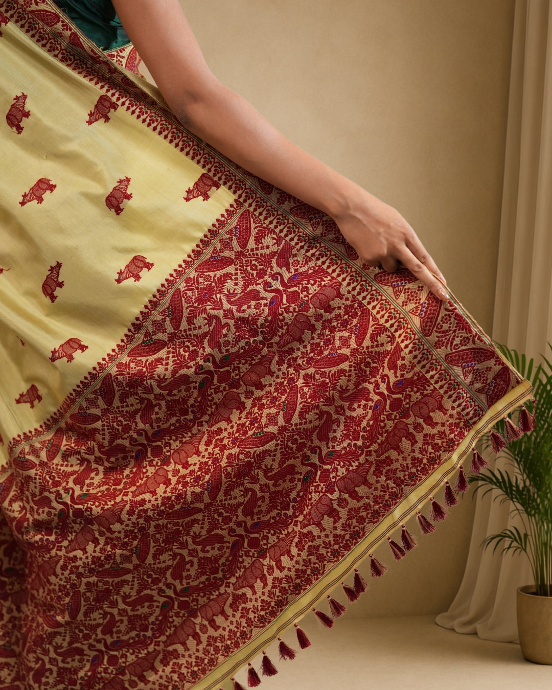 Golden Pure Mulberry Silk Kaziranga Thread Work Assam Silk Saree