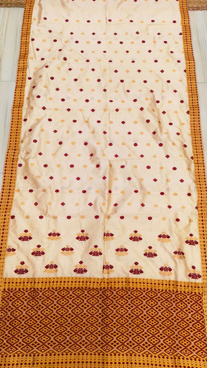 Pure Tospaat Zari And Thread Work Assam Silk Saree