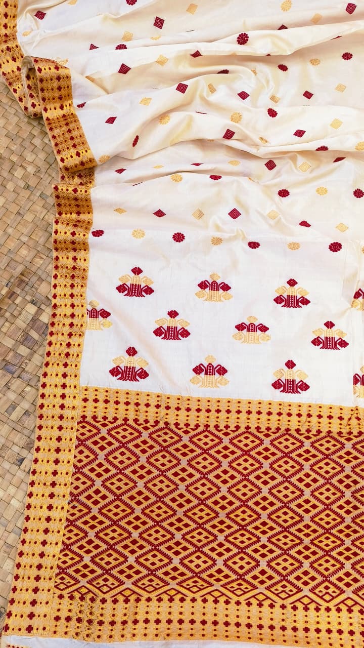 Pure Tospaat Zari And Thread Work Assam Silk Saree