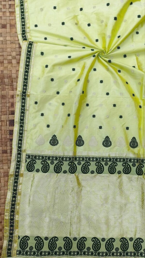 Exclusive Mulberry (paat) Assam Silk Saree - Light Yellow Zari | Mayurisilk