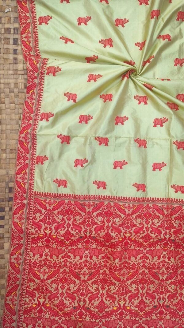 Exclusive Mulberry (paat) Assam Silk Saree -Beige Kaziranga Motifs | Mayurisilk