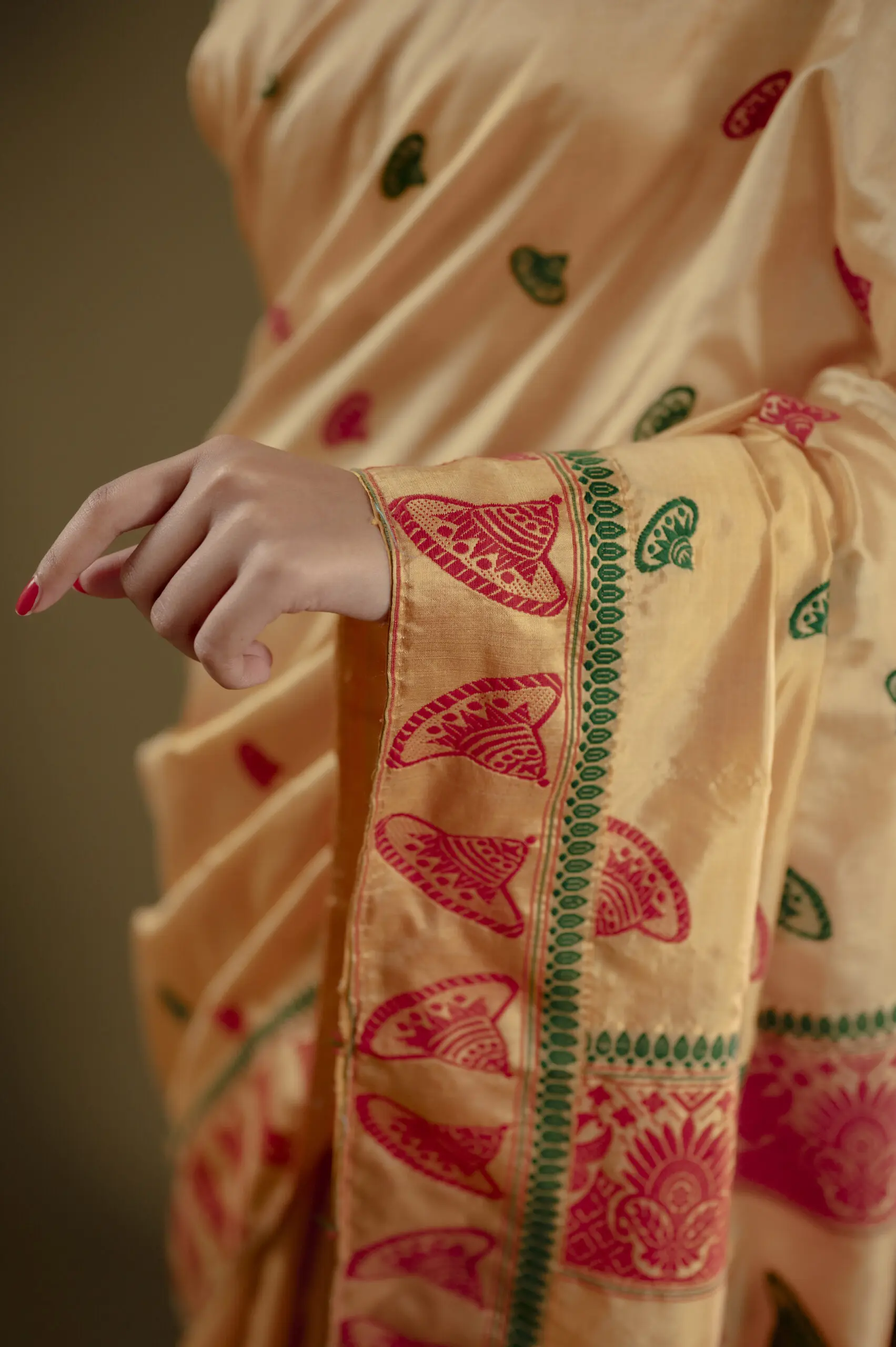 muga mulberry Assam Silk Saree With Red And Green Jhapi Motifs - Image 3