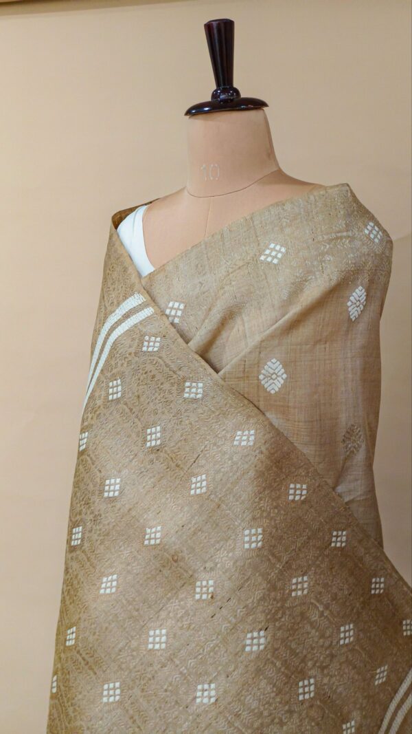 Pure Muga Assam Silk Saree With White Motifs Beige - Image 3