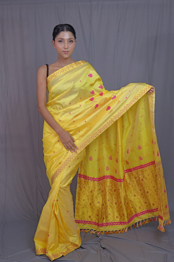 YELLOW MULBERRY GOLDEN ZARI THREAD MEENA MOTIFS MAYURISILK - Image 3