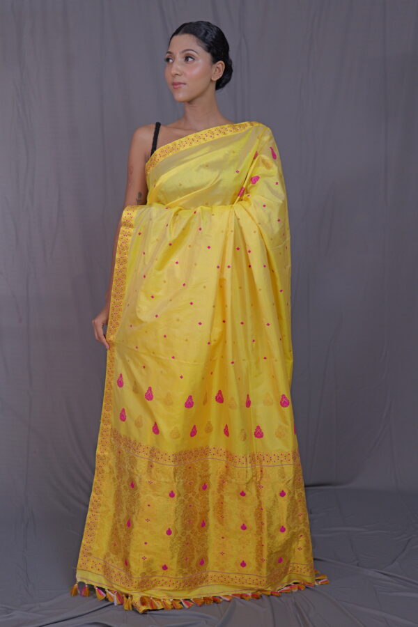 YELLOW MULBERRY GOLDEN ZARI THREAD MEENA MOTIFS MAYURISILK - Image 4