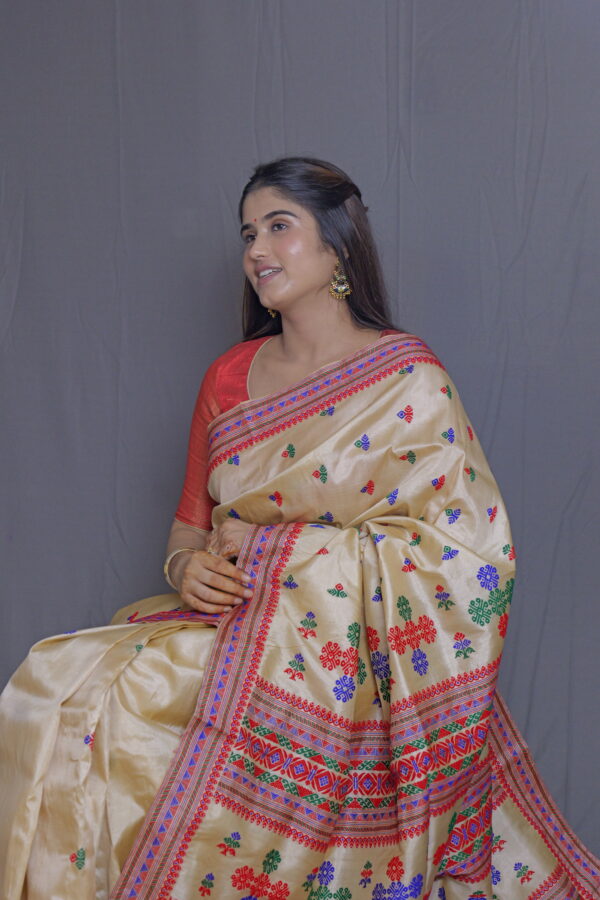 BEIGE EXCLUSIVE TUSSAR ASSAM SILK SAREE | MAYURISILK - Image 5