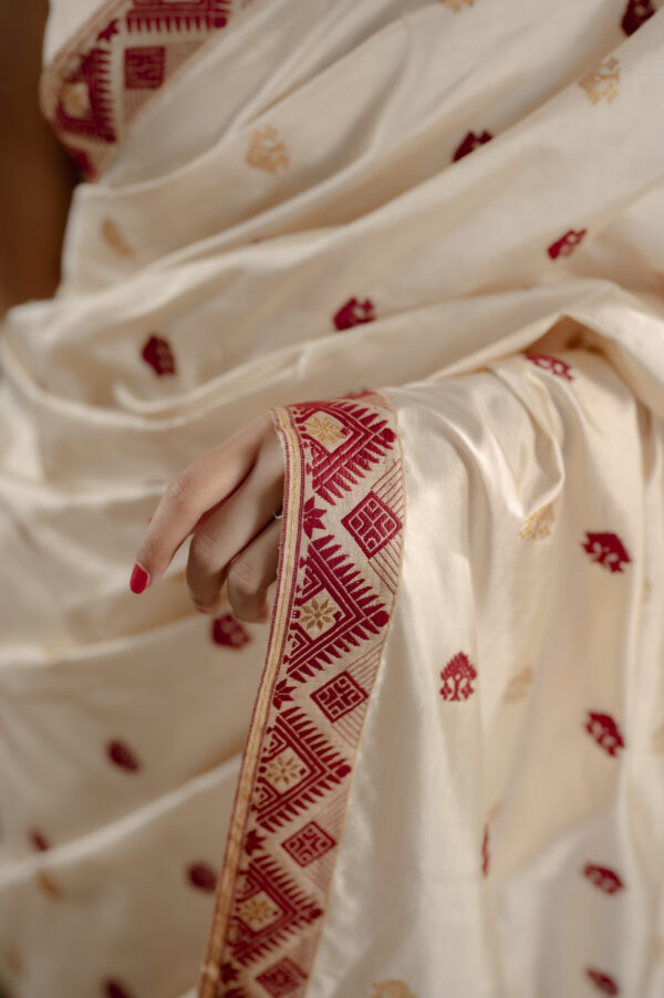 OFF WHITE TUSSAR BY MULBERRY ASSAM SILK SAREE MAYURISILK - Image 6