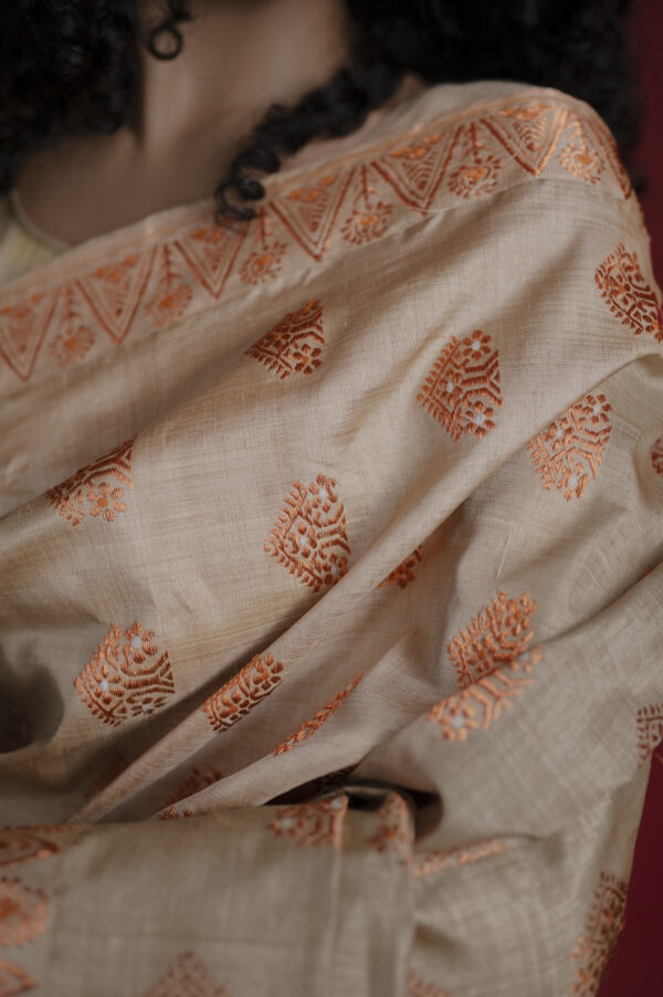 BEIGE MUGA COPPER ZARI ASSAM SILK SAREE | MAYURISILK - Image 5
