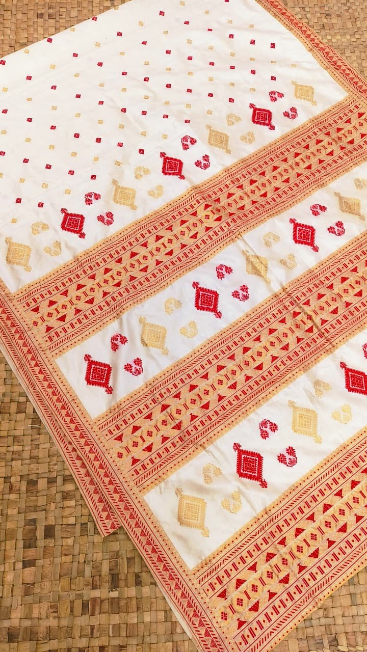 Tussar By Mulberry Assam Silk Saree With Golden Zari 200295 - Image 3