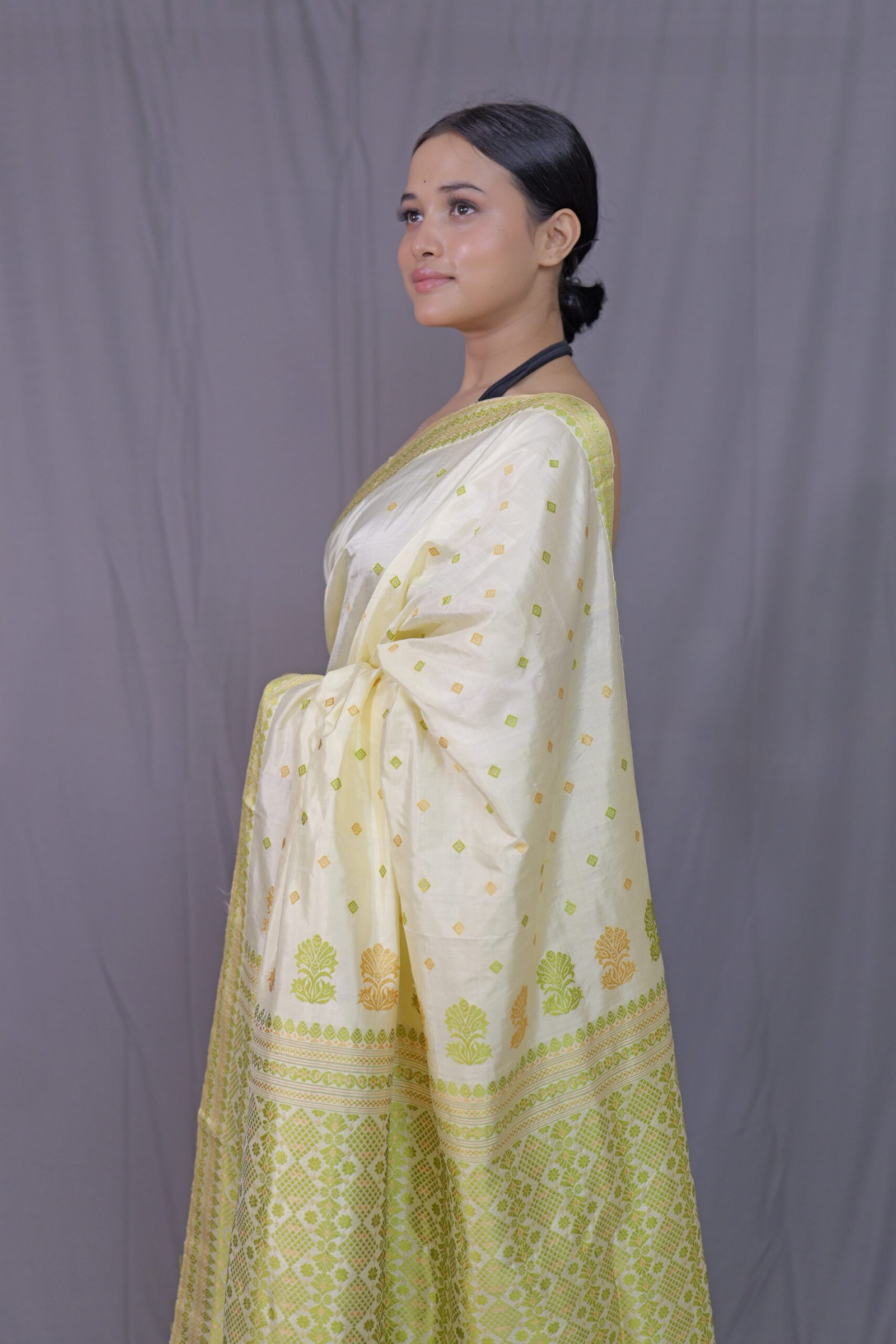 Off White Mulberry (Paat) Silk Saree With Green And Golden Motifs - Image 2