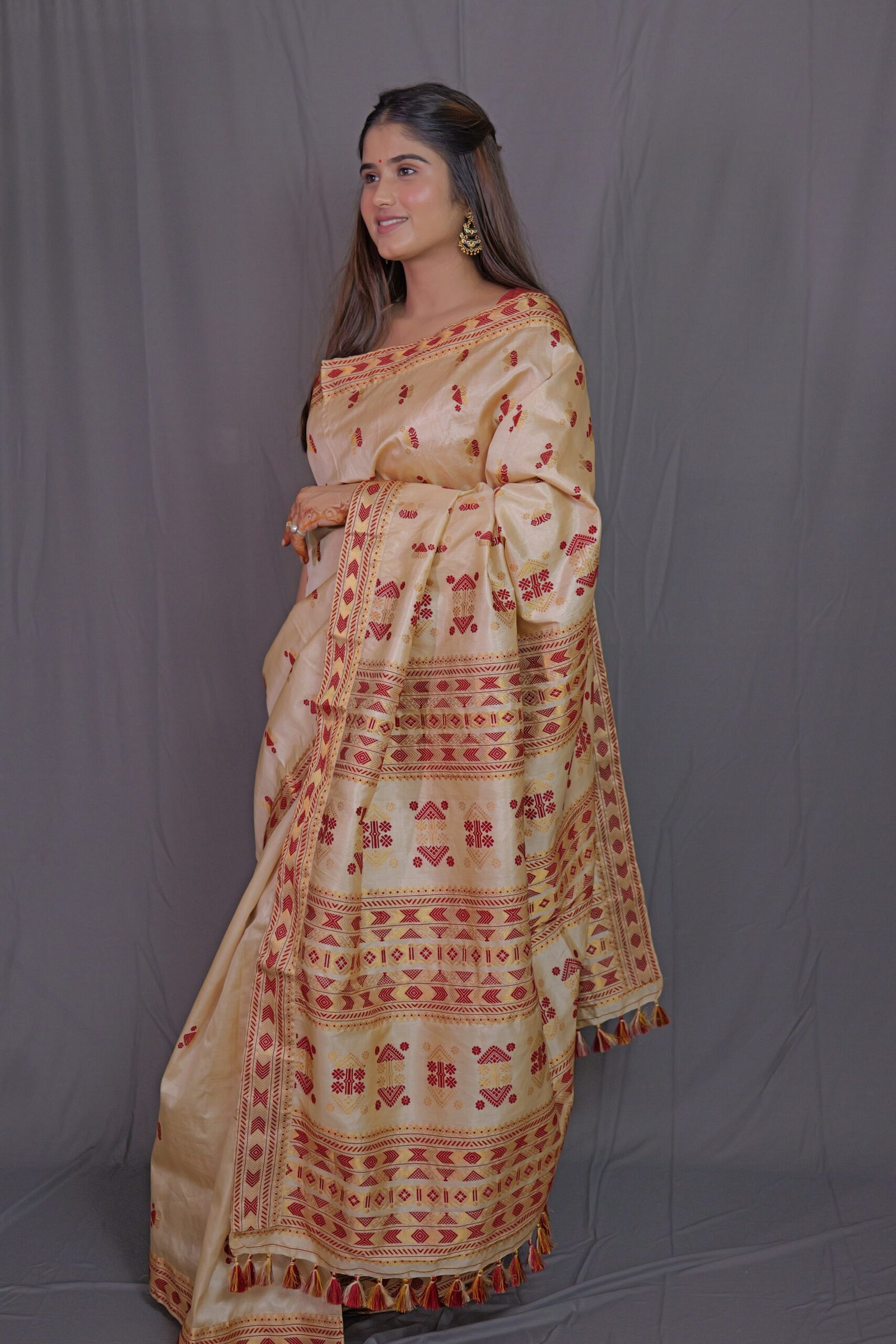 TUSSAR BY TUSSAR GOLDEN ZARI BEIGE ASSAM SILK SAREE MAYURISILK - Image 2