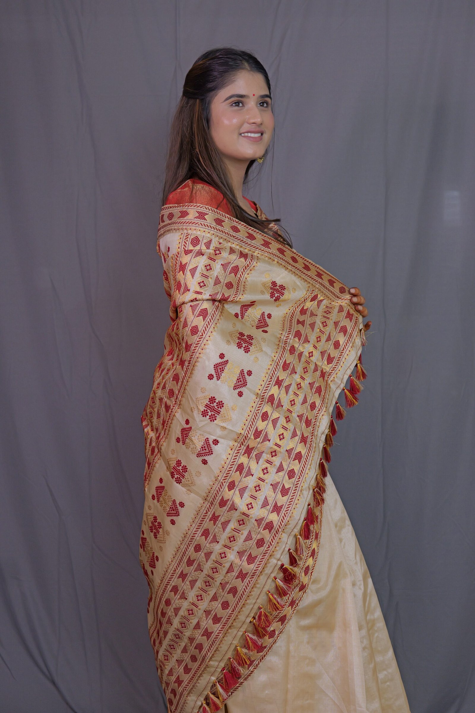 TUSSAR BY TUSSAR GOLDEN ZARI BEIGE ASSAM SILK SAREE MAYURISILK - Image 4