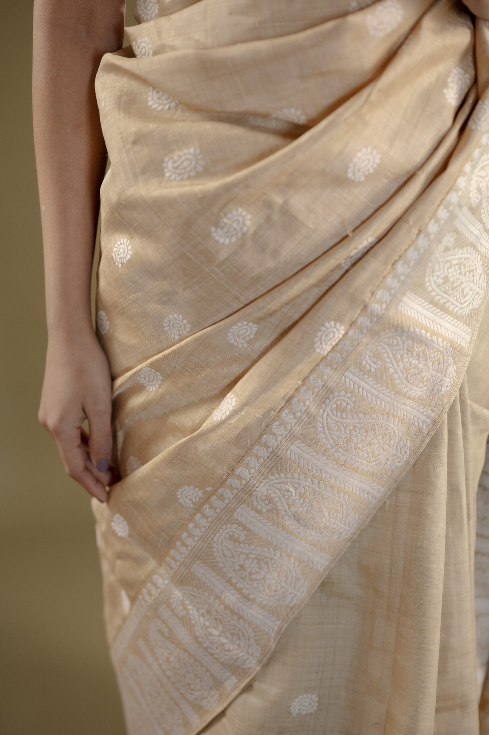 Beige Muga Thread Work Big Border Assam Silk Saree | Mayuri Silk - Image 2