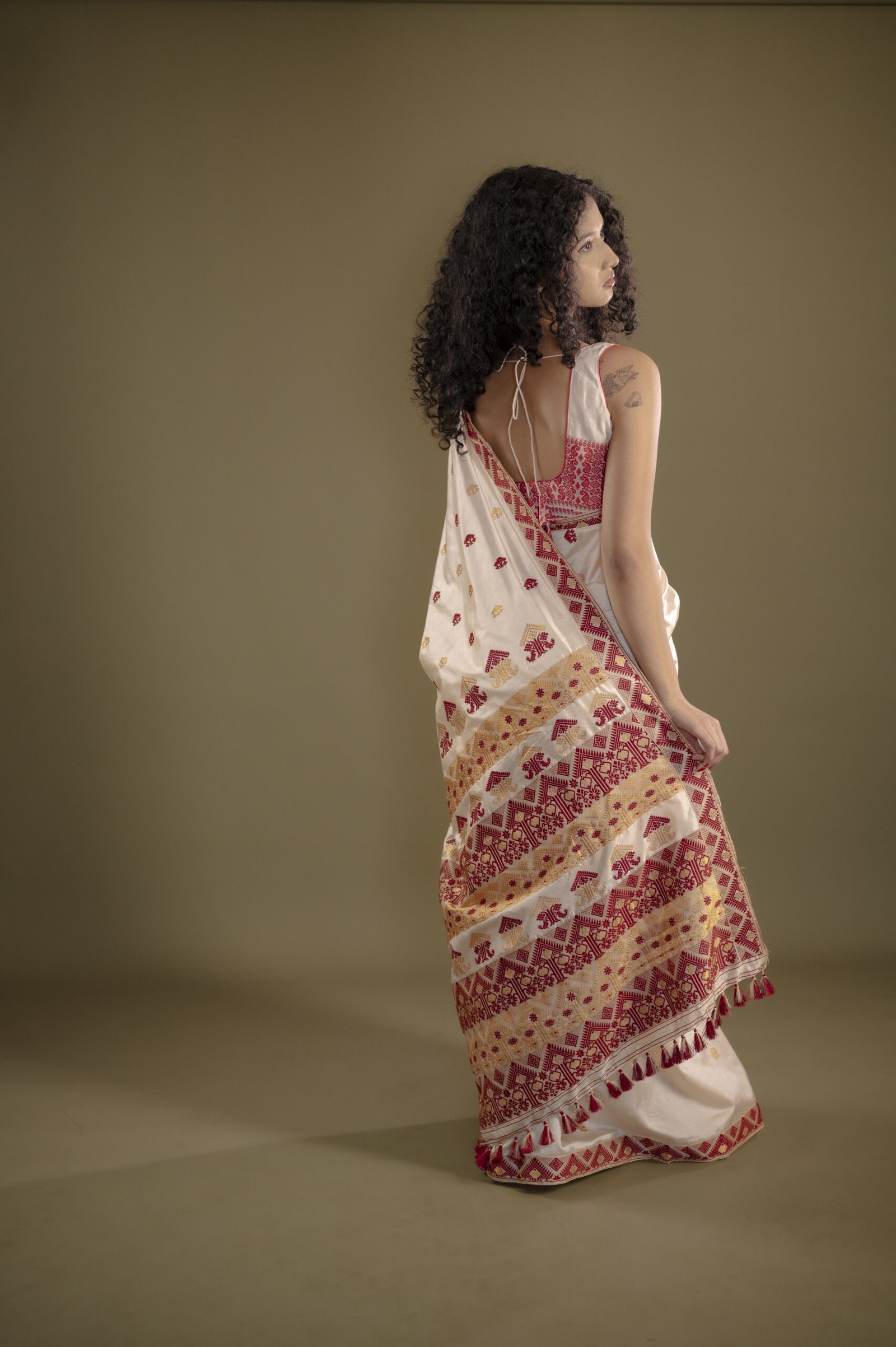 OFF WHITE TUSSAR BY MULBERRY ASSAM SILK SAREE MAYURISILK - Image 3