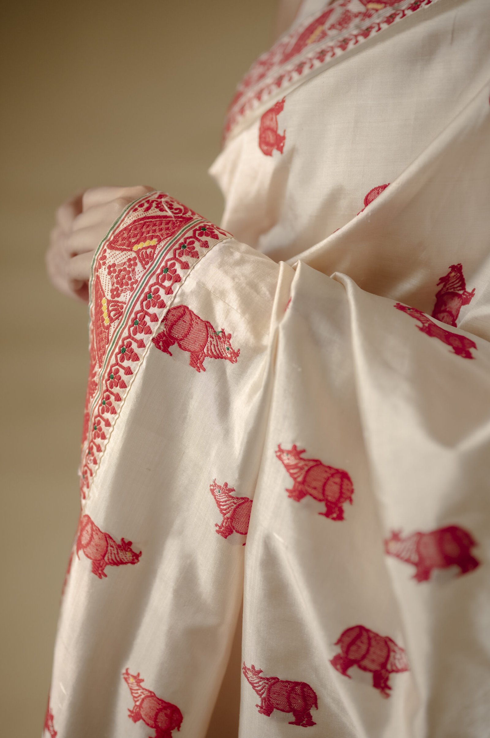 Tussar Mulberry (Paat) Silk Saree With Rhino Motifs - Image 4
