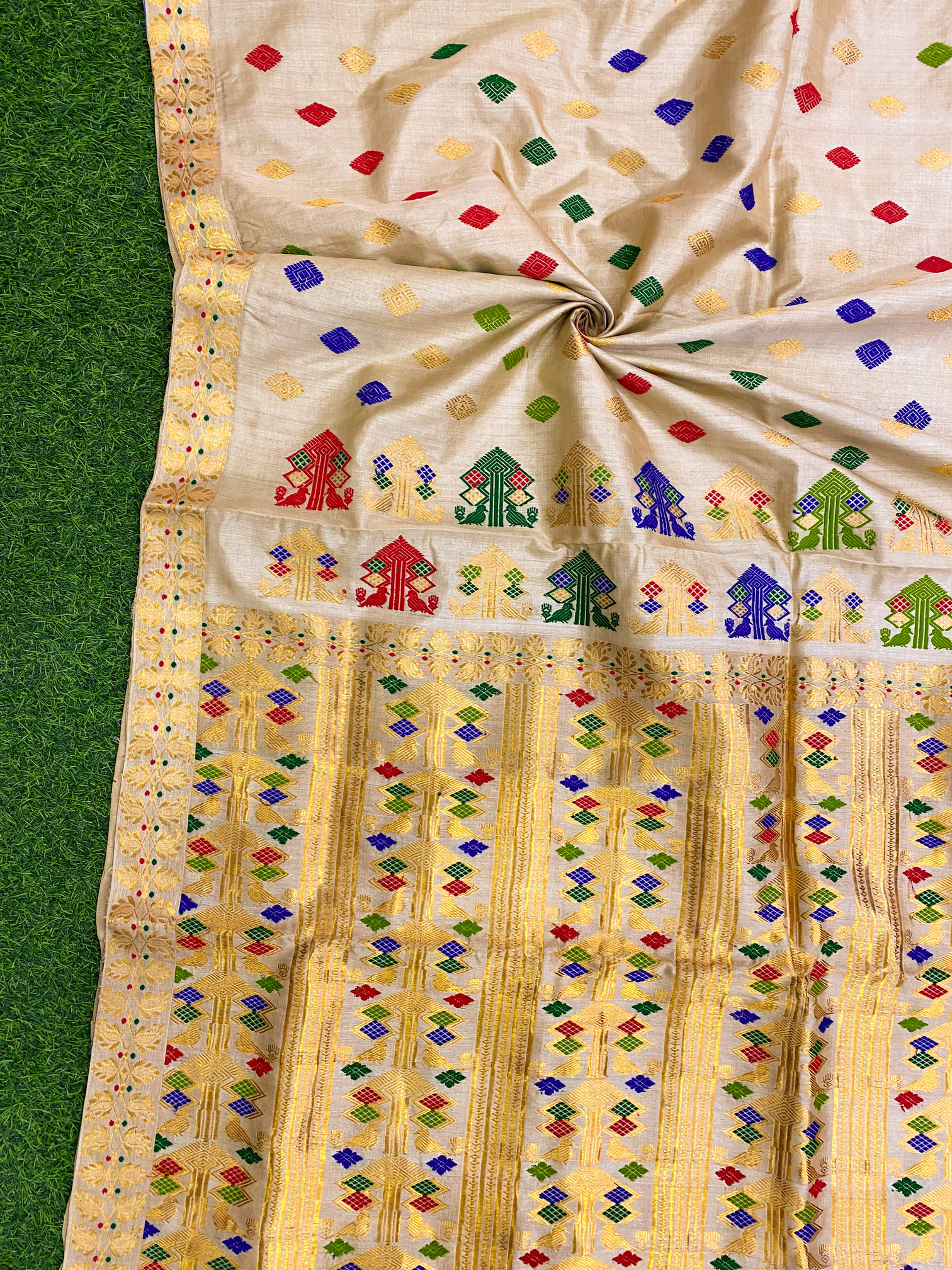 Green Handloom Assam Silk Sari – korobidesigns